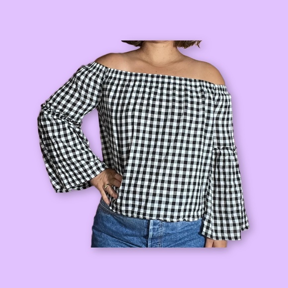 Black and White Off the Shoulder Top - Picture 1 of 6